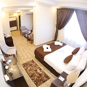 Deluxe Zimmer mit Kingsize-Bett